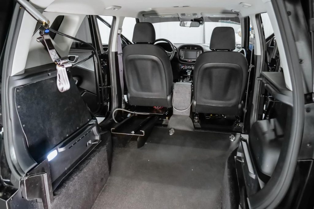 Freedom-Motors-Wheelchair-Accessible-Kia-Soul-9