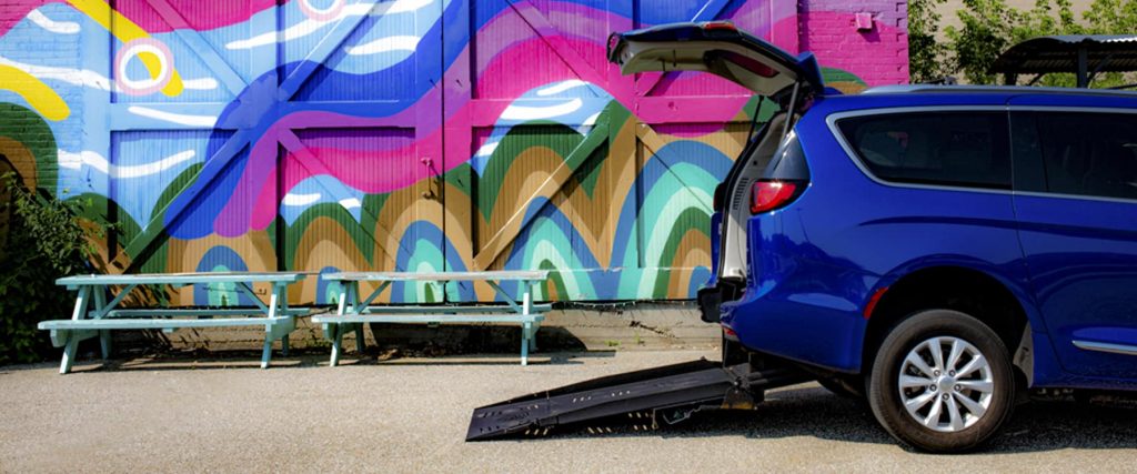 chrysler-pacifica-blue-mural-1800×750