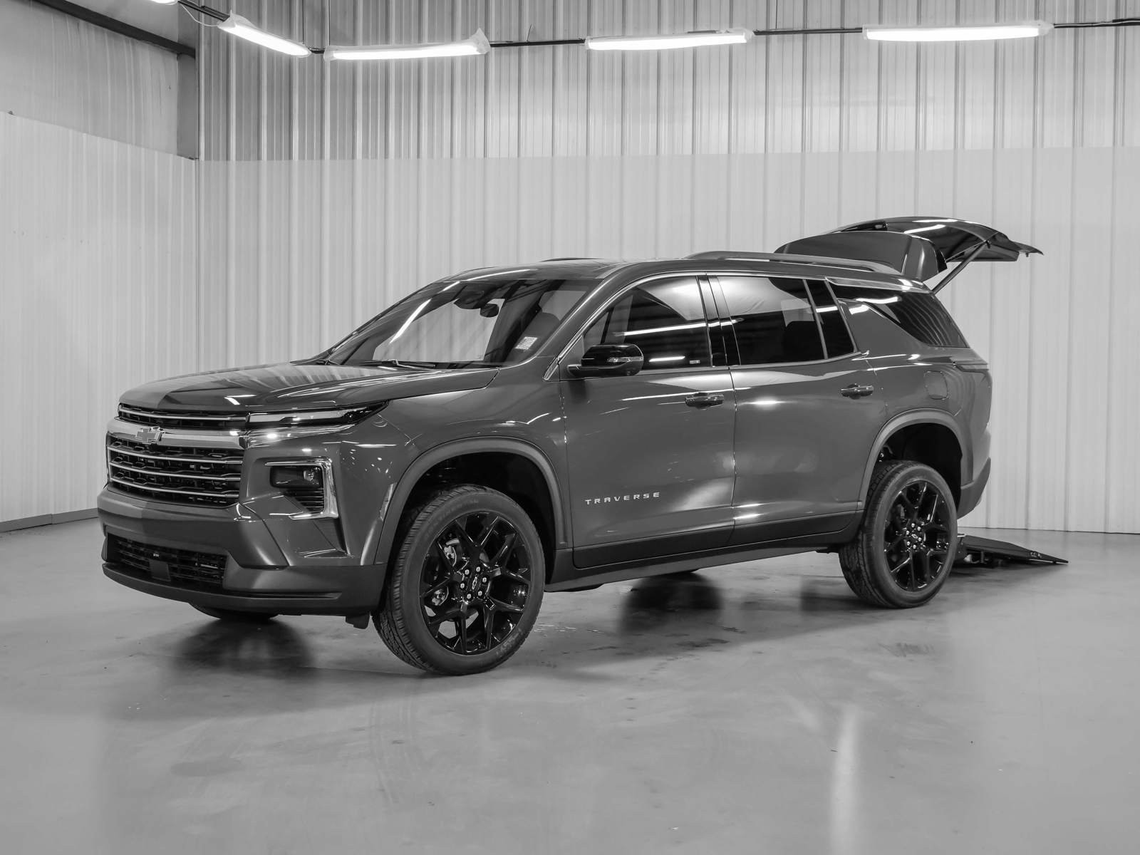 2024 Chevrolet Traverse FWD LT - Freedom Motors USA