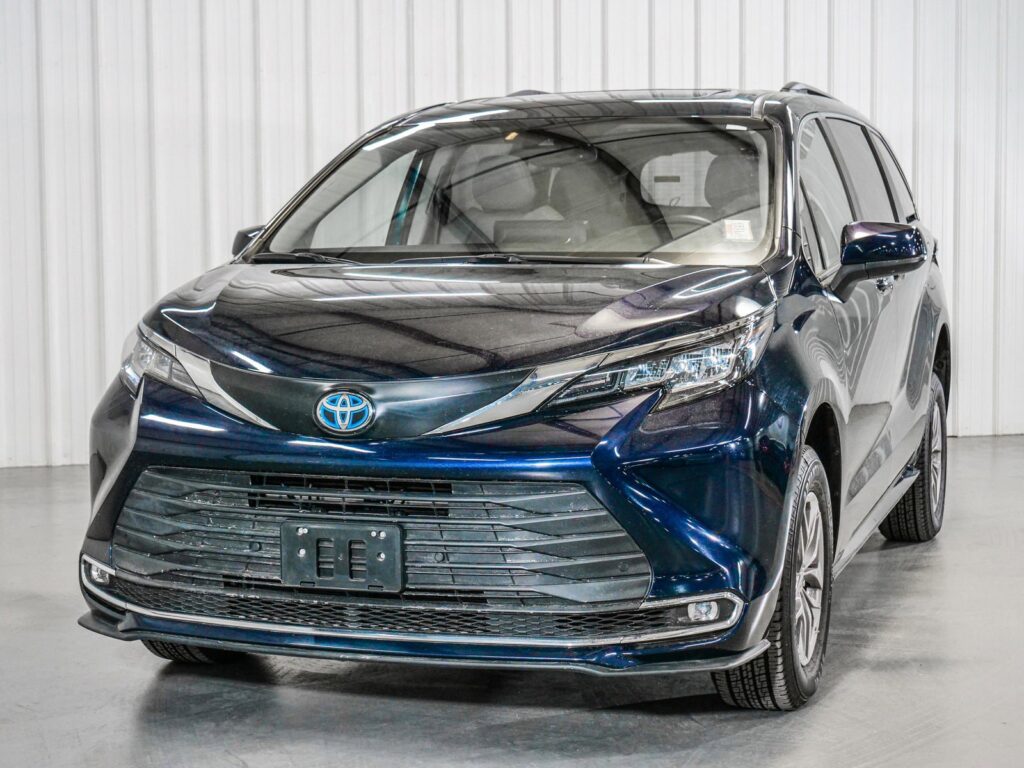 2023 Toyota Sienna XLE - Freedom Motors USA