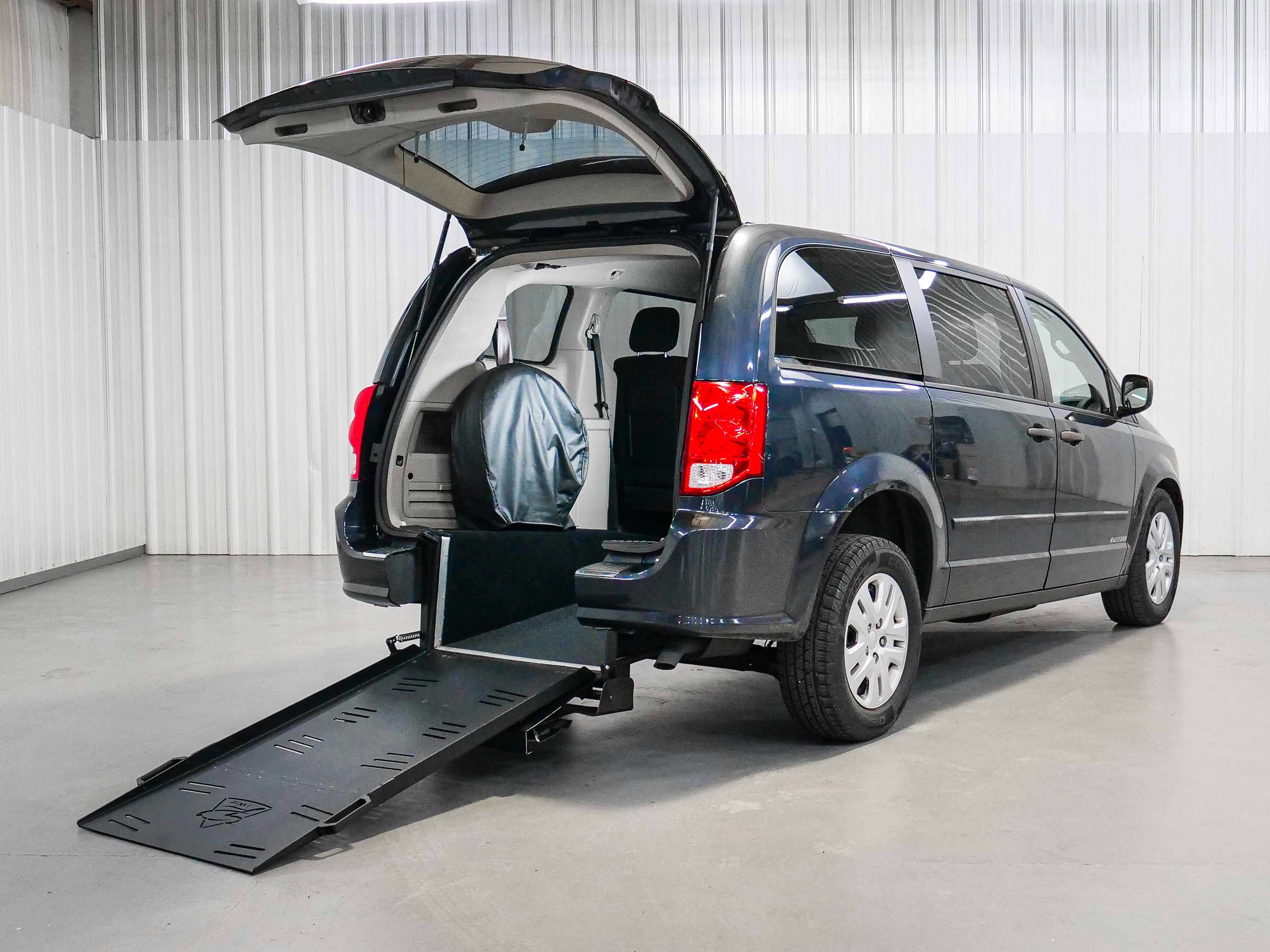 2014 Dodge Grand Caravan American Value Package's photo