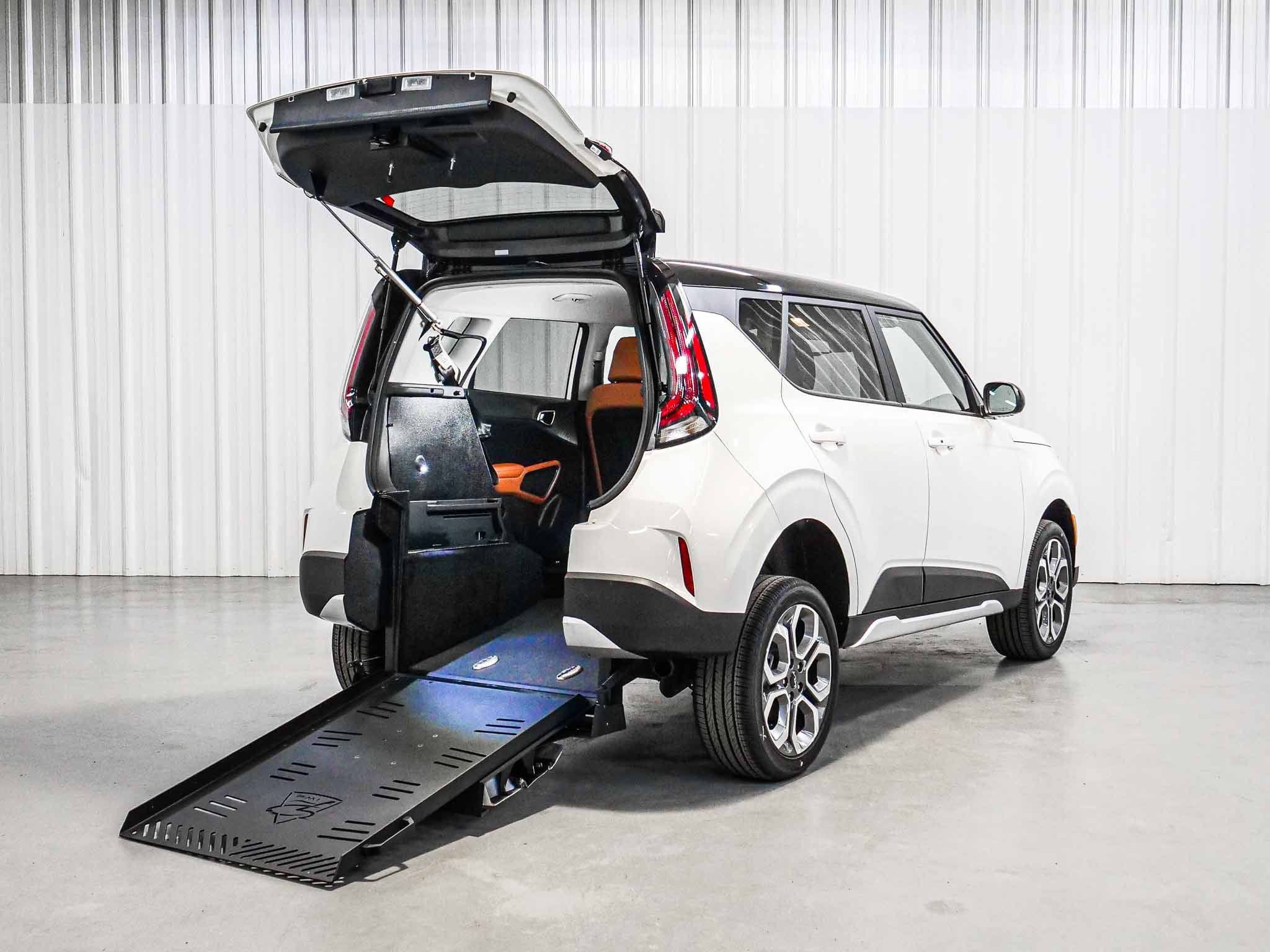 2025 Kia Soul EX's photo