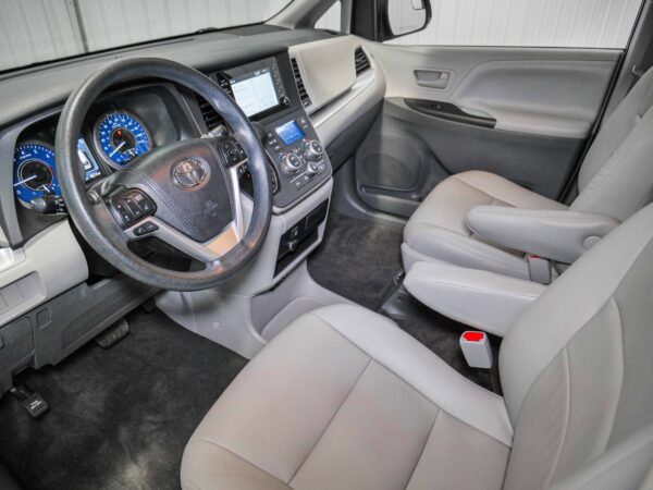 2020 Toyota Sienna L