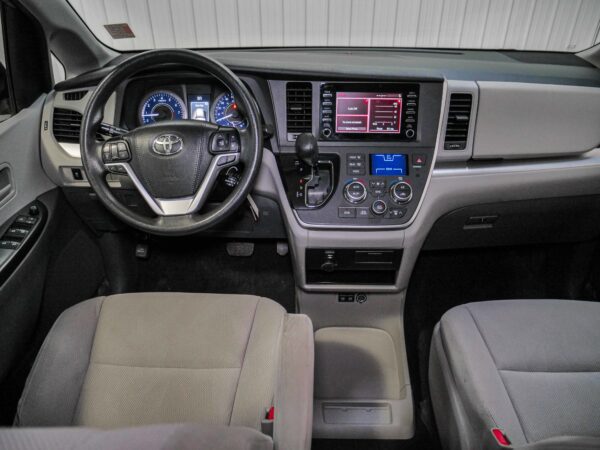 2020 Toyota Sienna L