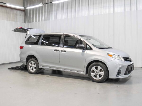 2020 Toyota Sienna L