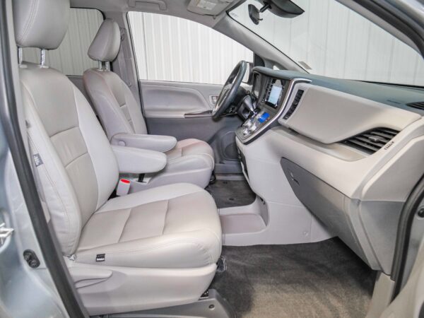 2020 Toyota Sienna L