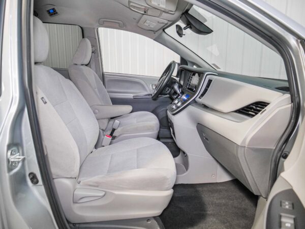 2020 Toyota Sienna L