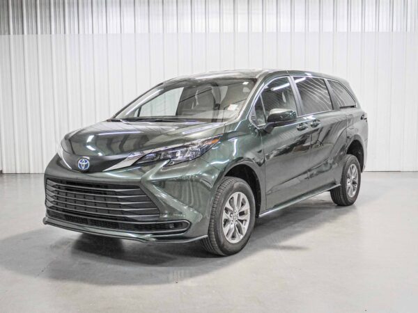 2025 Toyota Sienna LE