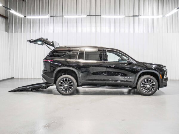 2025 Chevrolet Traverse FWD LT