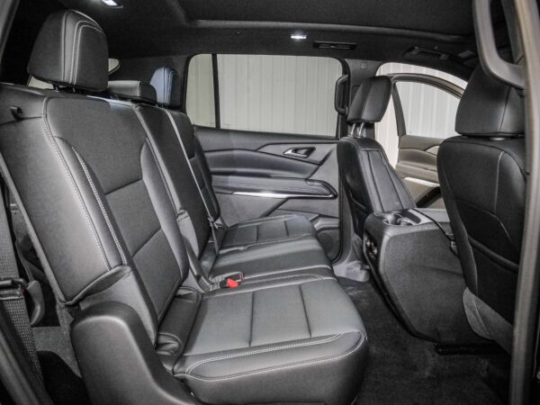 2025 Chevrolet Traverse FWD LT