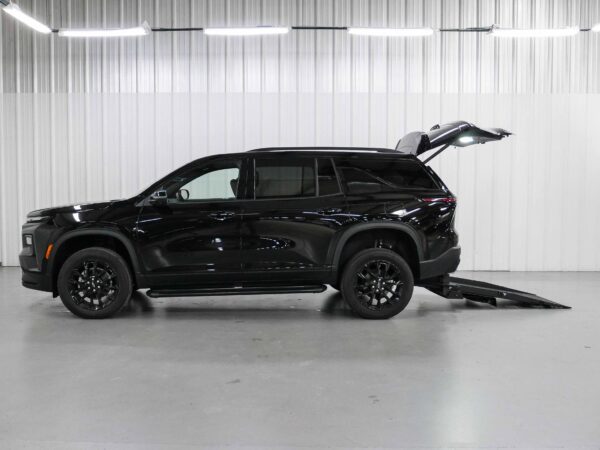 2025 Chevrolet Traverse FWD LT