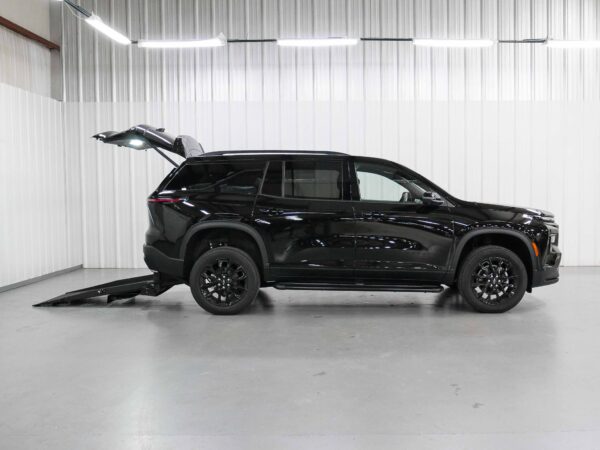 2025 Chevrolet Traverse FWD LT