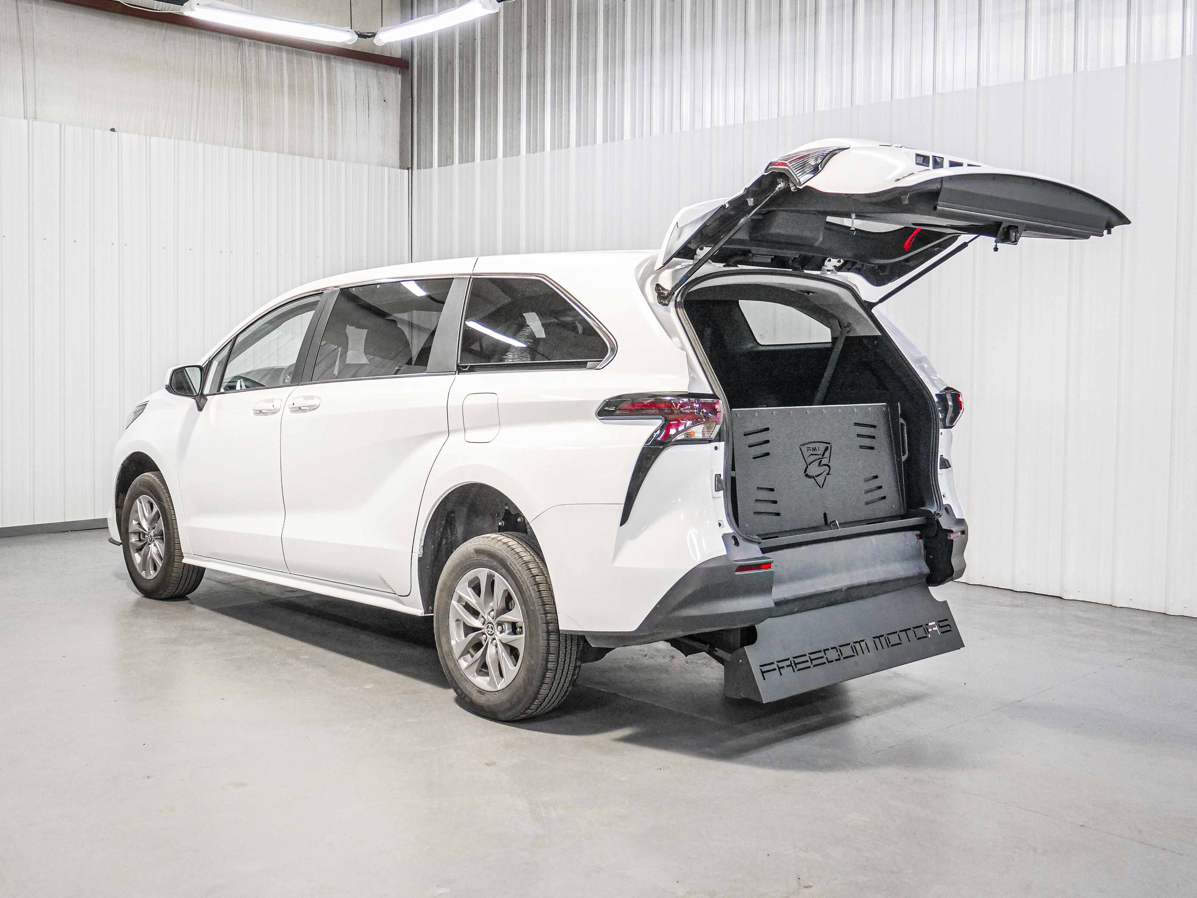 2025 Toyota Sienna LE - Freedom Motors USA