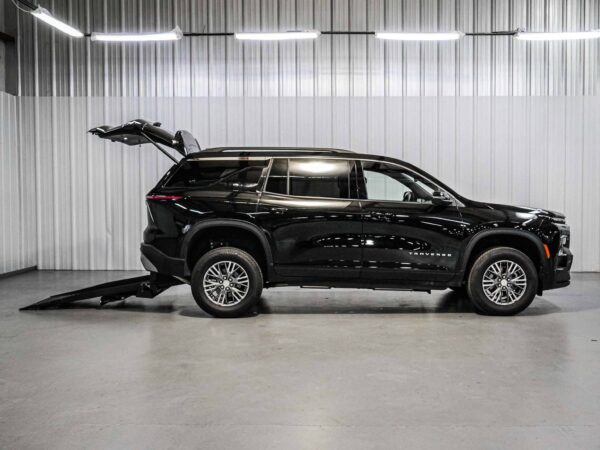 2026 Chevrolet Traverse FWD LT