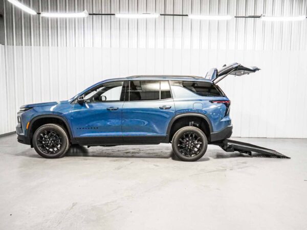 2026 Chevrolet Traverse FWD LT