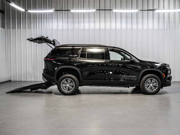 2026 Chevrolet Traverse FWD LT