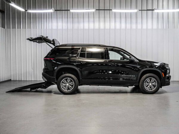 2026 Chevrolet Traverse FWD LT