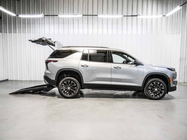 2026 Chevrolet Traverse FWD LT