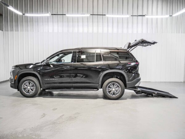 2026 Chevrolet Traverse FWD LT
