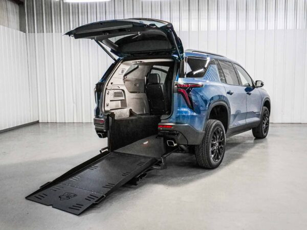 2026 Chevrolet Traverse FWD LT