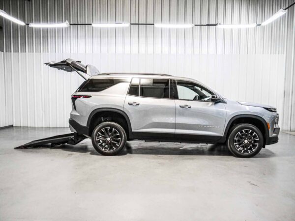 2026 Chevrolet Traverse FWD LT