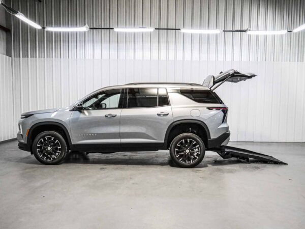 2026 Chevrolet Traverse FWD LT