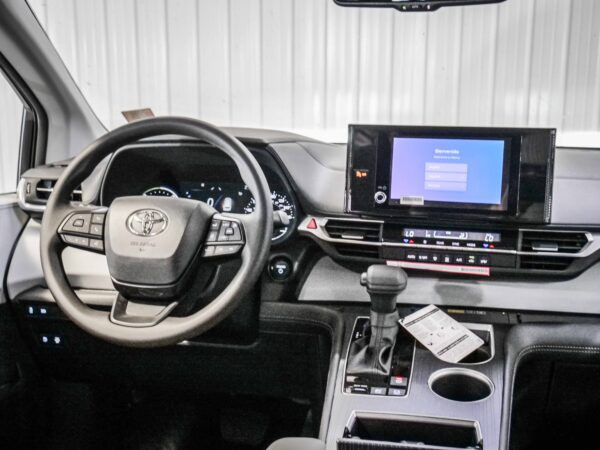 2026 Toyota Sienna LE