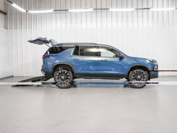 2026 Chevrolet Traverse FWD LT