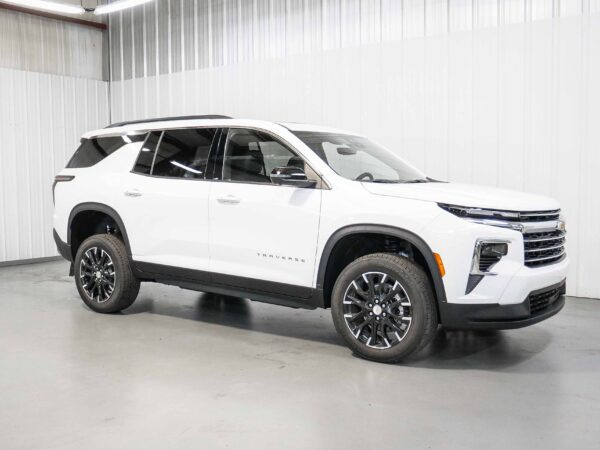 2026 Chevrolet Traverse FWD LT