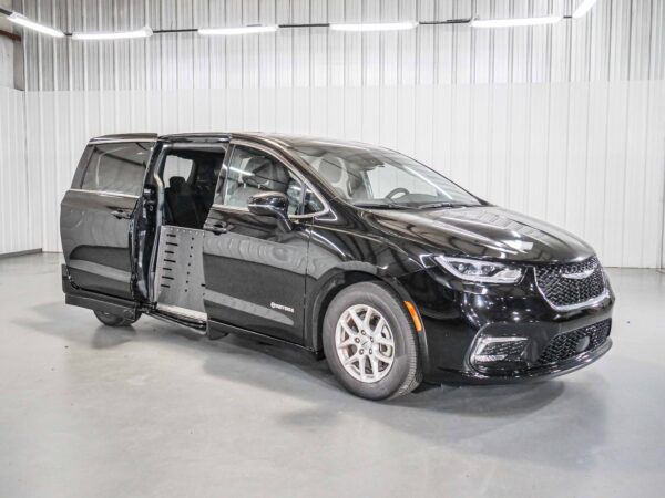 2024 Chrysler Pacifica Touring