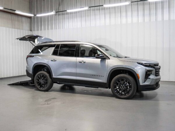 2026 Chevrolet Traverse FWD LT