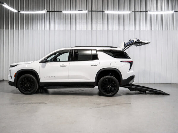 2026 Chevrolet Traverse FWD LT