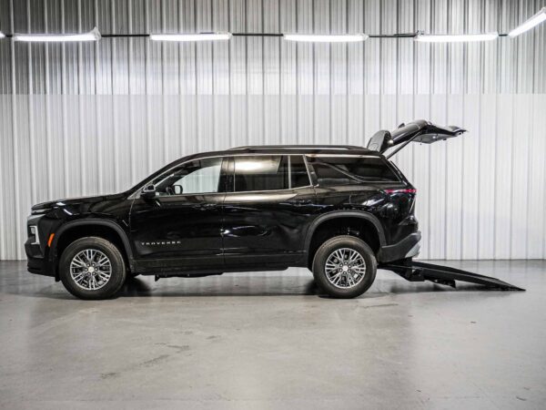 2026 Chevrolet Traverse FWD LT
