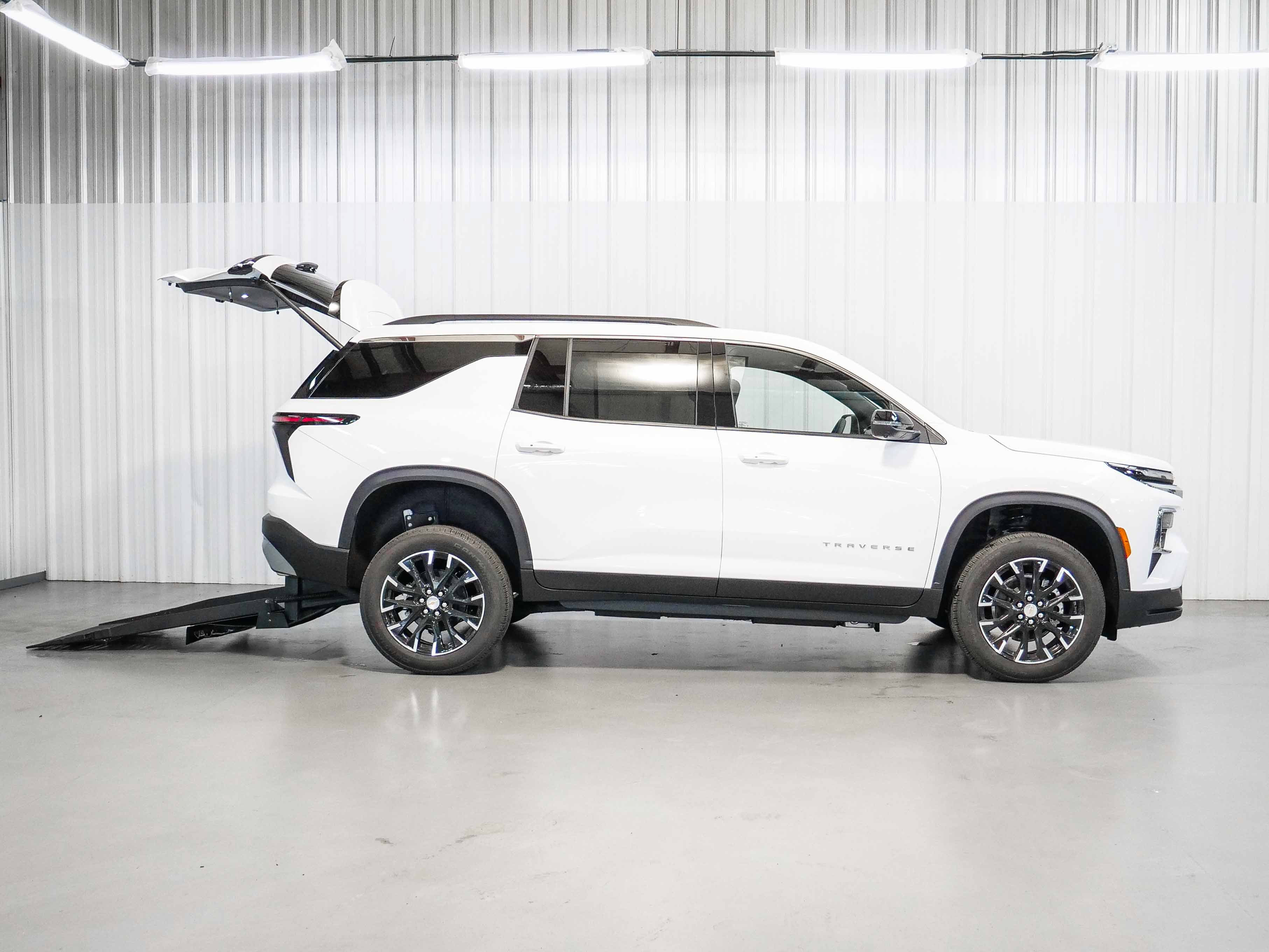 693327f50f6641eab1f3b0d6db980e46.jpg