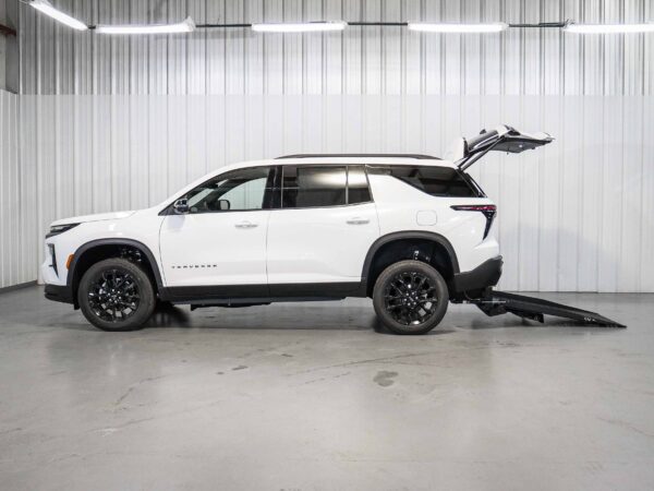 2026 Chevrolet Traverse FWD LT