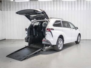 2026 Toyota Sienna XLE 8-Passenger