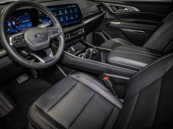 2026 Chevrolet Traverse FWD LT