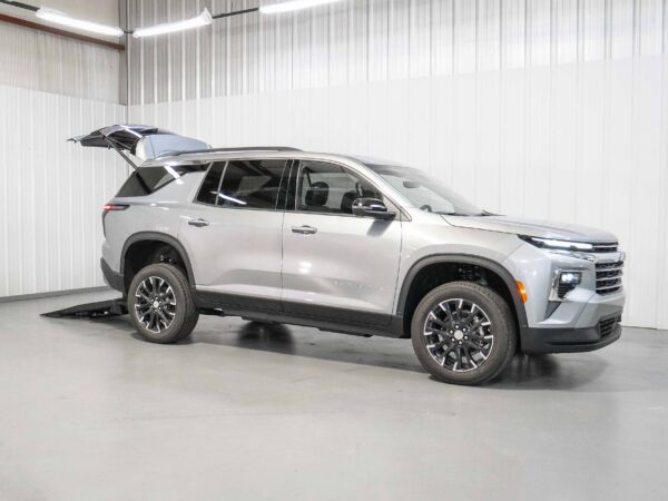 2026 Chevrolet Traverse FWD LT