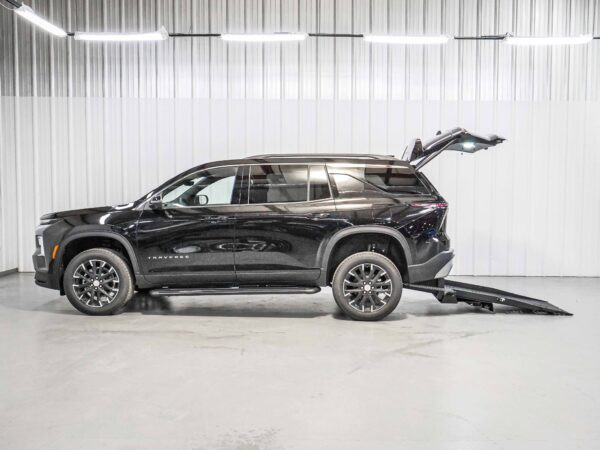 2026 Chevrolet Traverse FWD LT