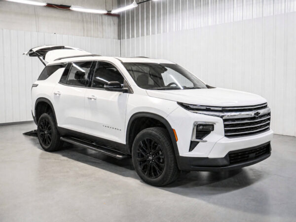 2026 Chevrolet Traverse FWD LT