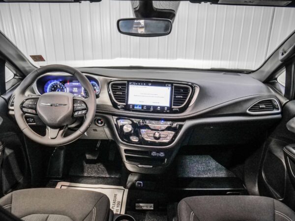 2024 Chrysler Pacifica Touring