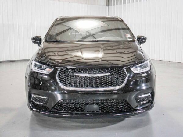 2024 Chrysler Pacifica Touring