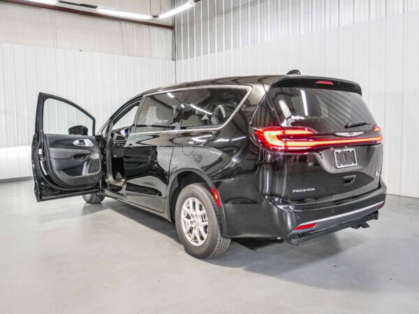 2024 Chrysler Pacifica Touring