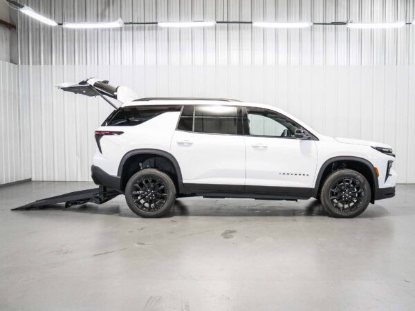 2026 Chevrolet Traverse FWD LT