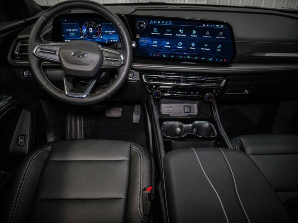 2026 Chevrolet Traverse FWD LT