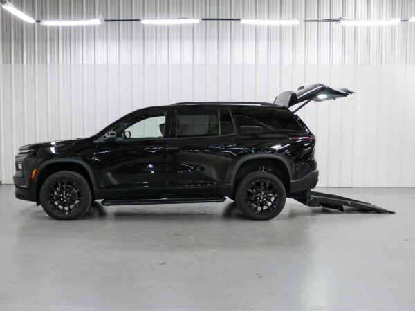 2025 Chevrolet Traverse FWD LT