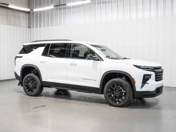 2026 Chevrolet Traverse FWD LT