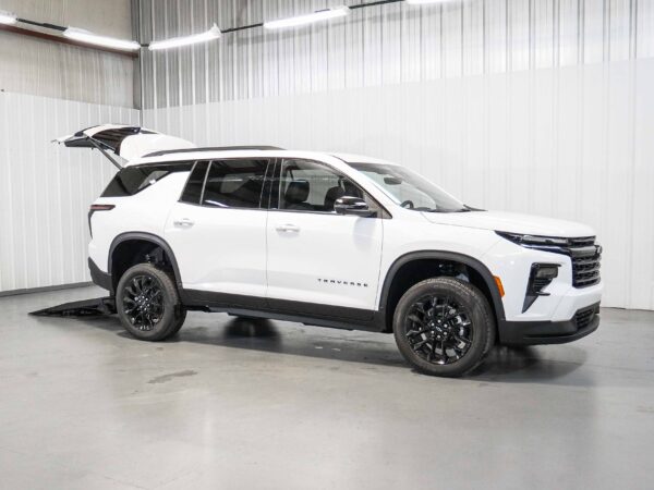 2026 Chevrolet Traverse FWD LT