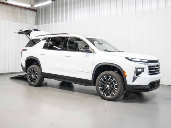 2026 Chevrolet Traverse FWD LT