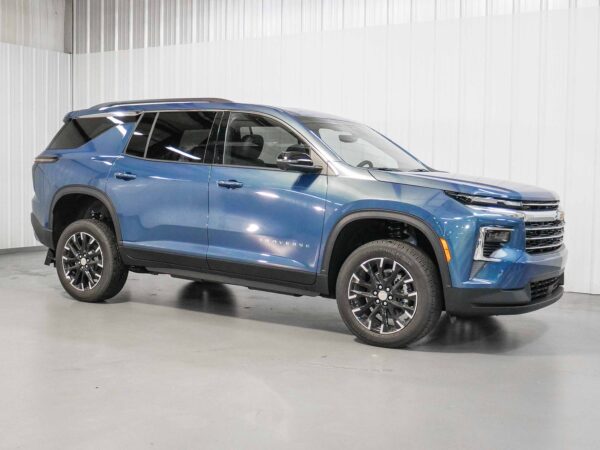 2026 Chevrolet Traverse FWD LT